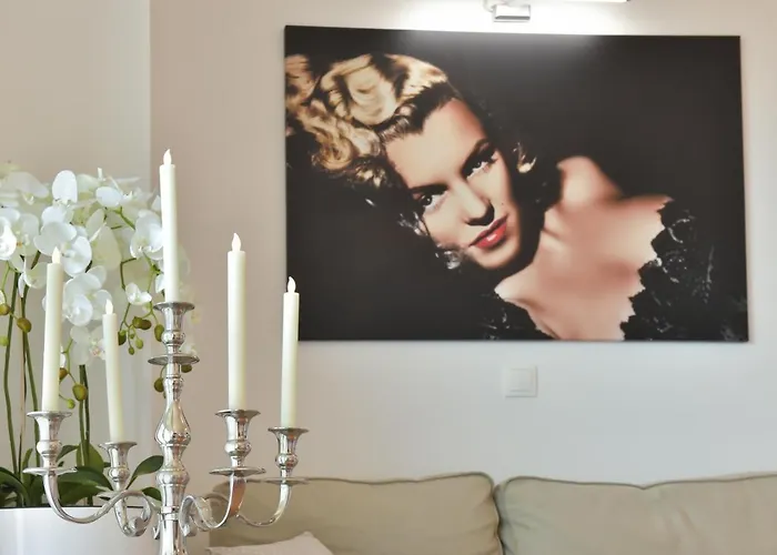 Mm Luxury Apartments Diamond & Silver