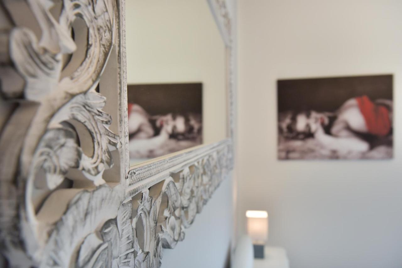 Apartment Mm Luxury Diamond & Silver