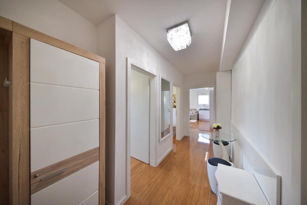 Mm Luxury Diamond & Silver Apartment *