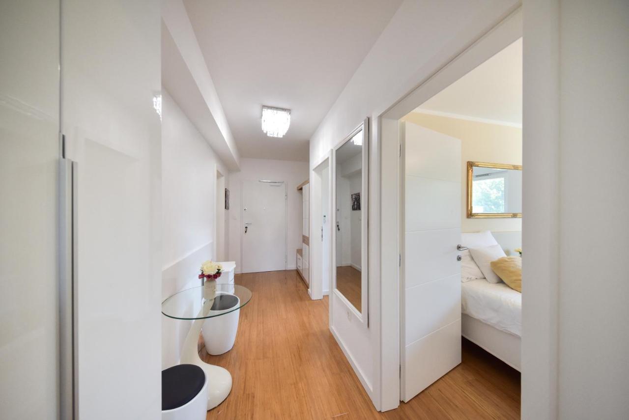 Apartment Mm Luxury Diamond & Silver *