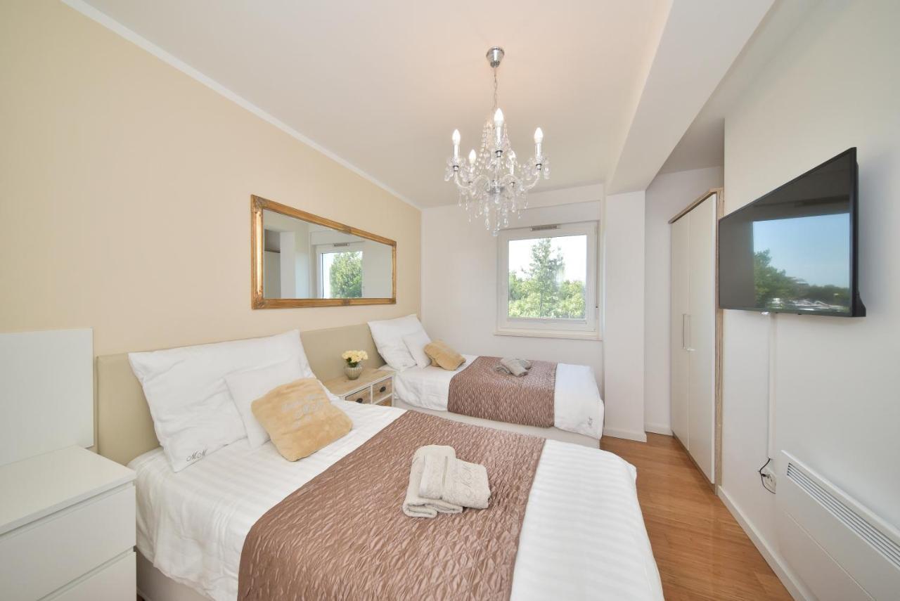 Apartment Mm Luxury Diamond & Silver *