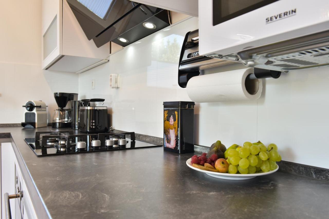 Apartment Mm Luxury Diamond & Silver *