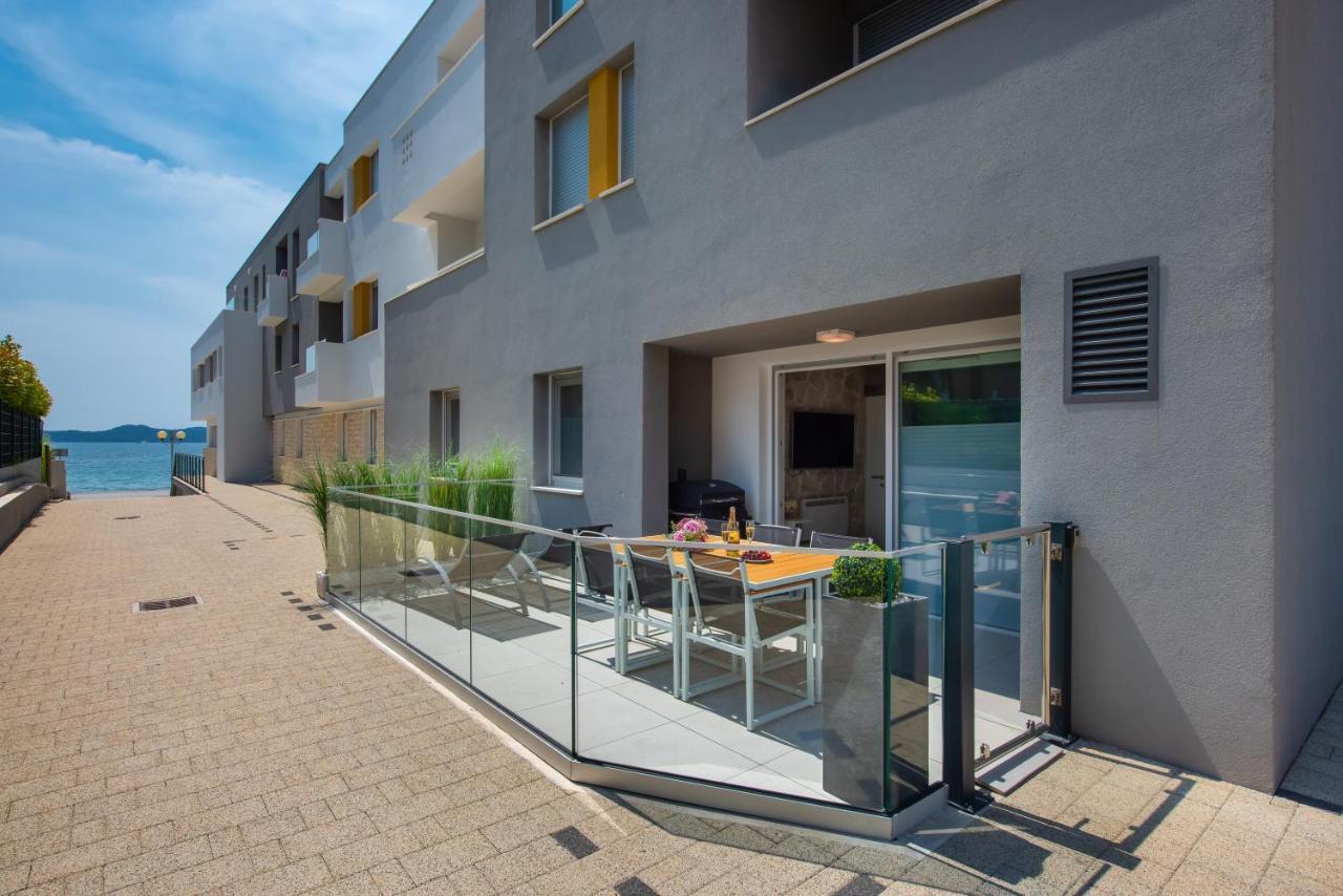 Mm Luxury Diamond & Silver Apartment