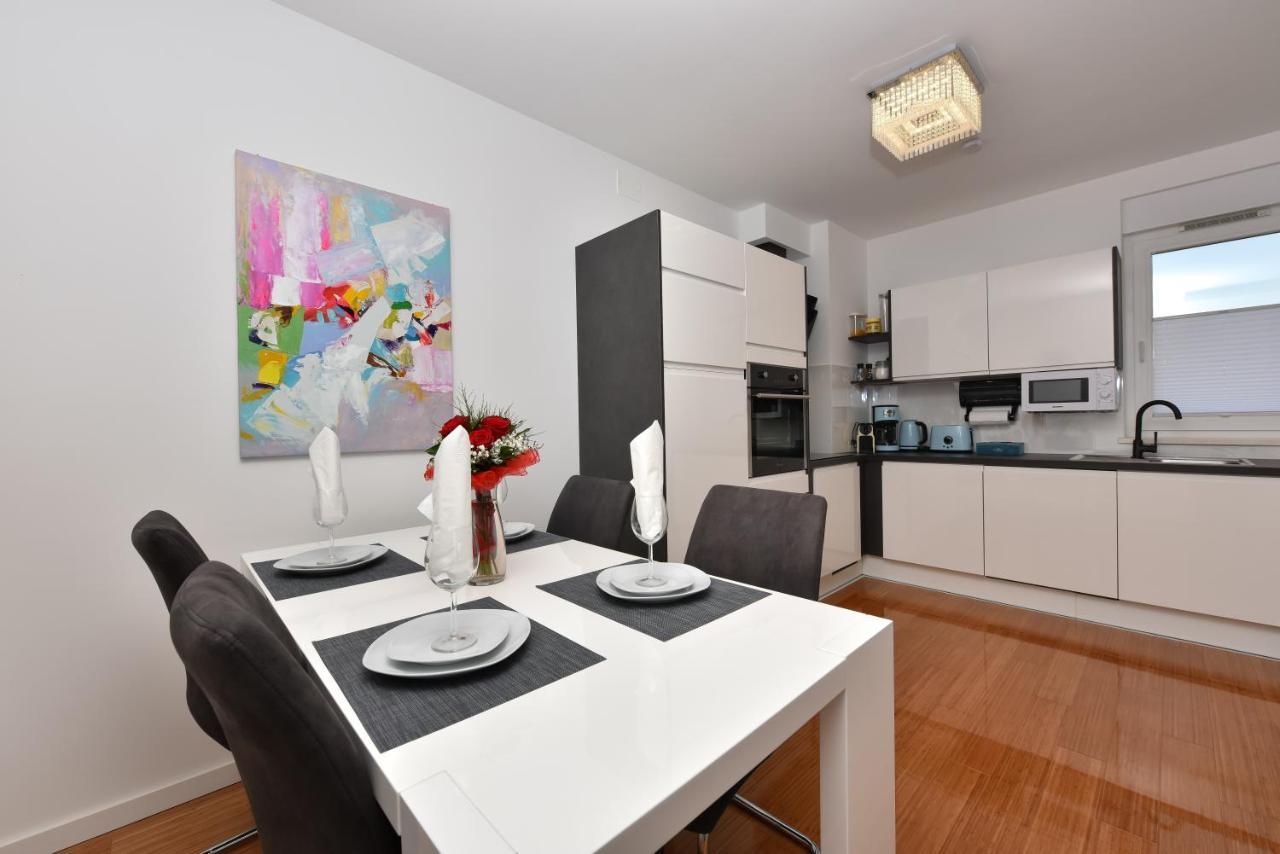 Apartment Mm Luxury Diamond & Silver *
