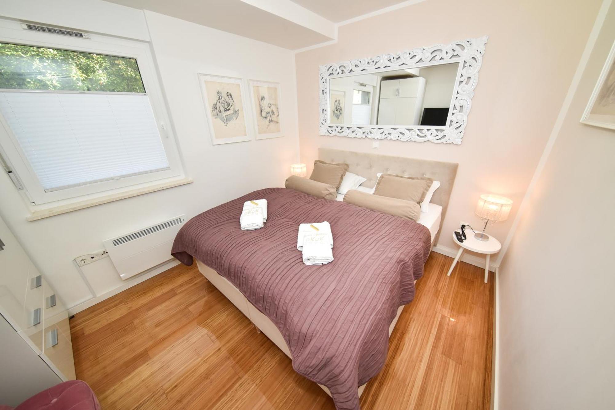 Mm Luxury Diamond & Silver Apartment